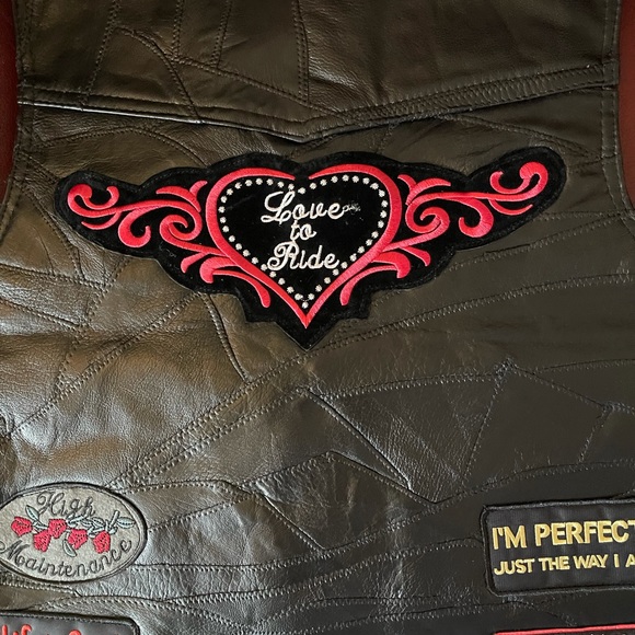 NWT DIAMOND PLATE LADIES ROCK BLACK RIDING LEATHER VEST | Size Small - Picture 8 of 10